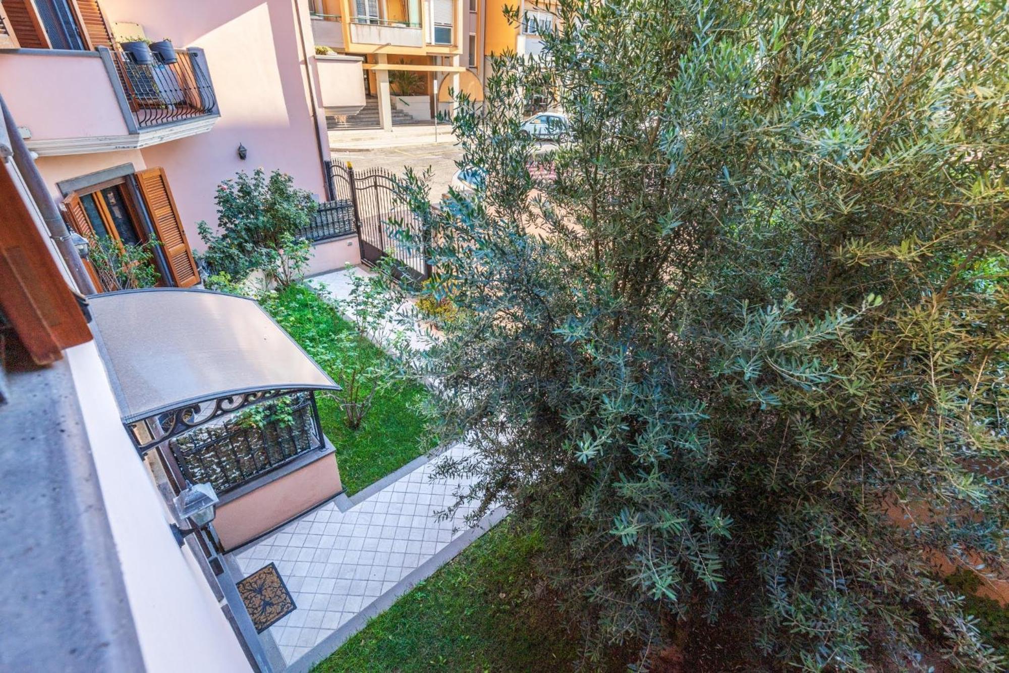 Casa Lilla 1 E 2 Apartment Oristano Exterior photo