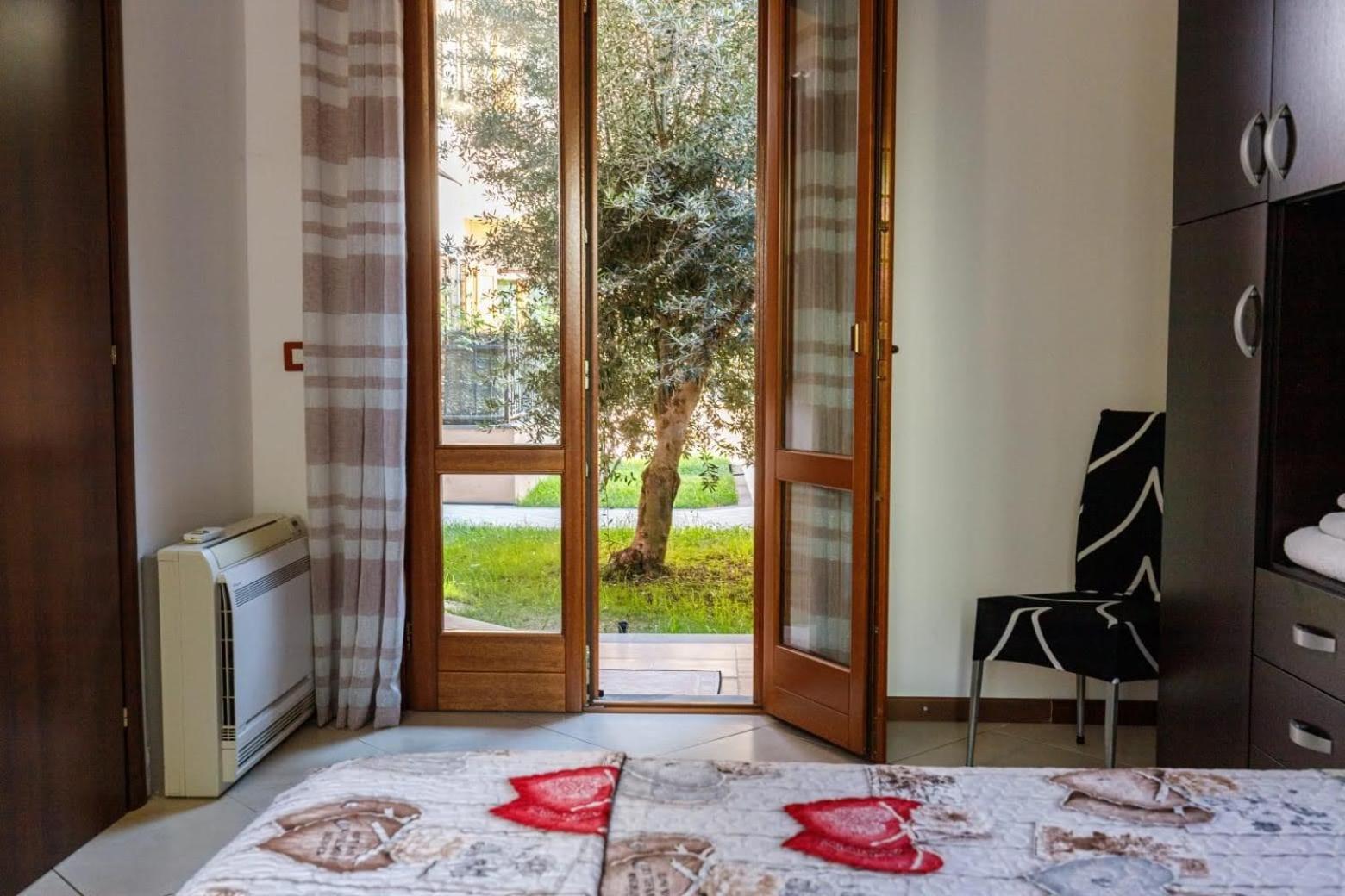 Casa Lilla 1 E 2 Apartment Oristano Room photo