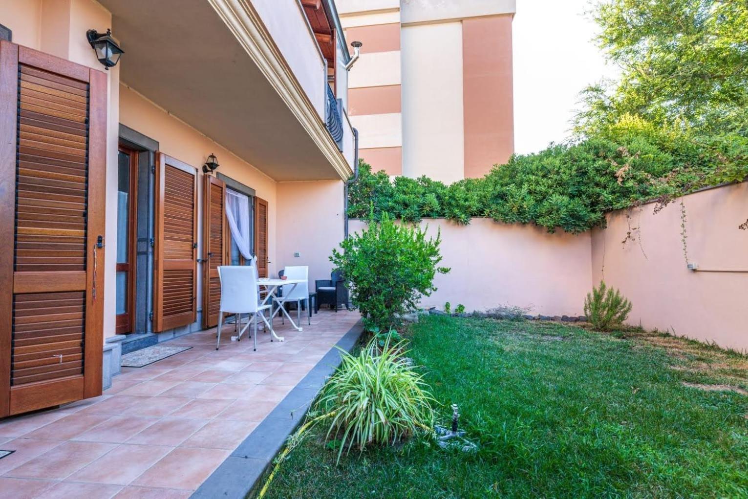 Casa Lilla 1 E 2 Apartment Oristano Exterior photo